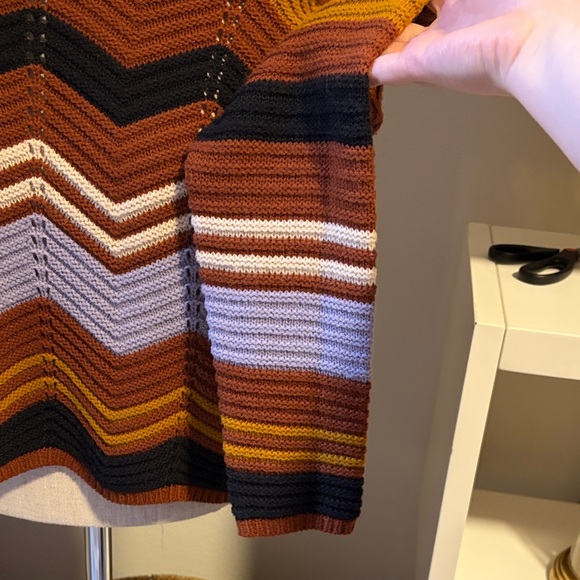 Patterned fall Sweater - Multicolor Size small - Picture 3 of 6